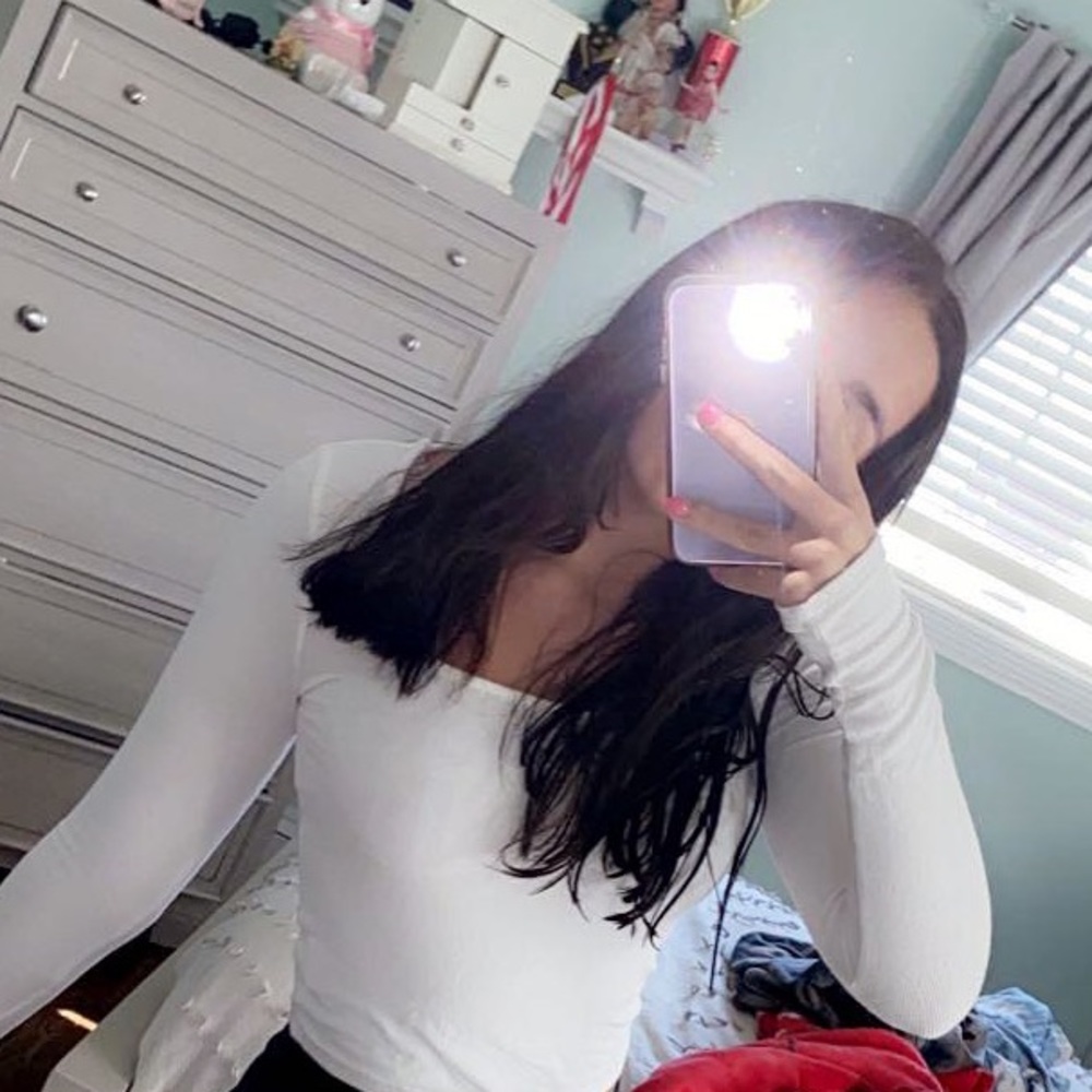 Meet your Posher, Ava